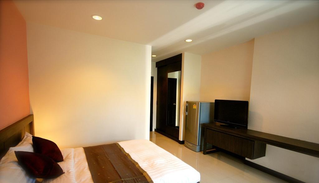 Baan Mina Lejlighedshotel Bangkok Værelse billede
